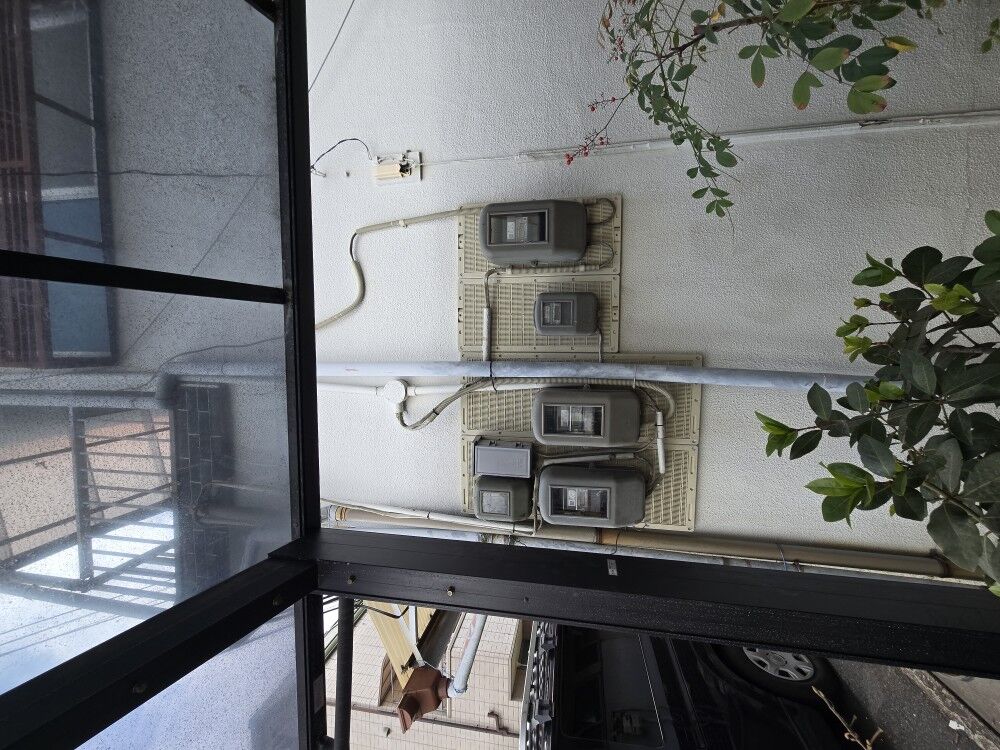 摂津市鳥飼で古いメータ周りの補修工事です。